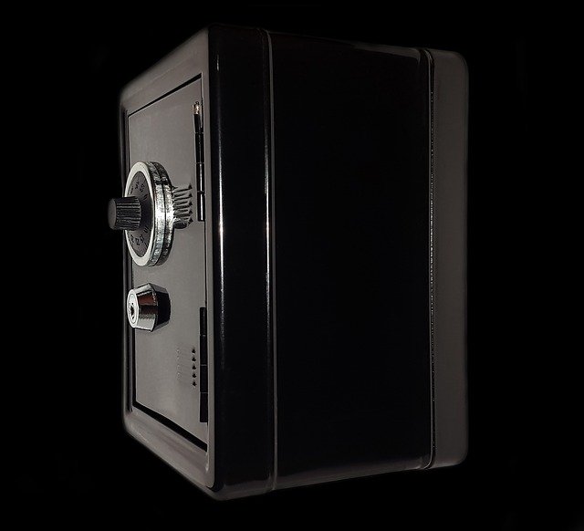 sideview of a combination safe